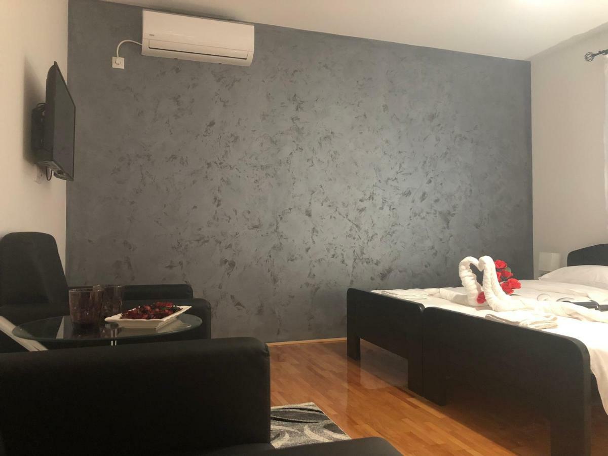 Airport Rest Apartments Belgrado Exterior foto